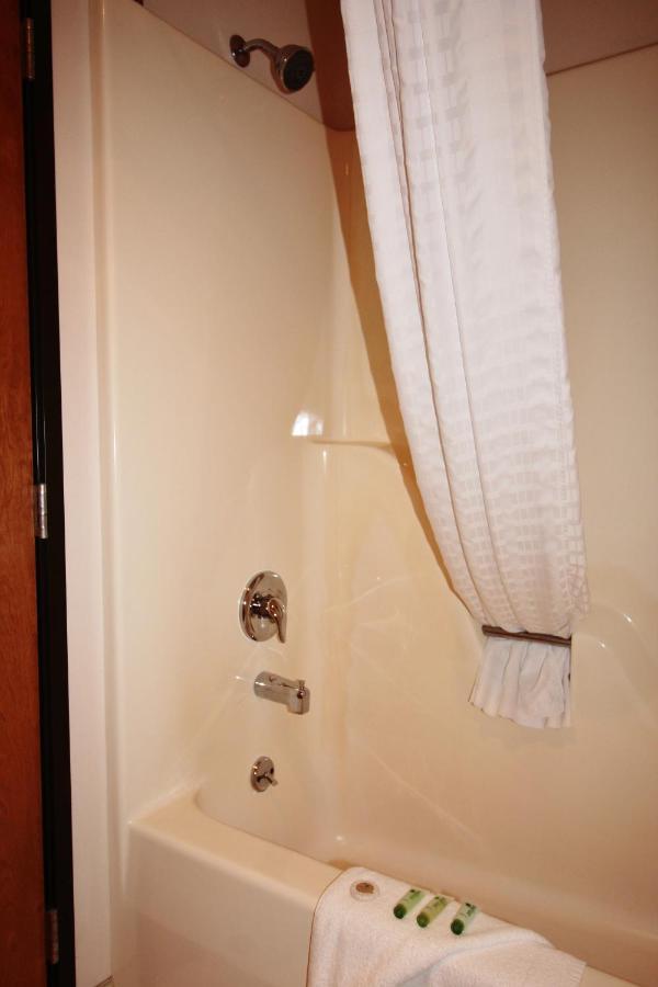 Homestead Inn And Suites Hardin Экстерьер фото
