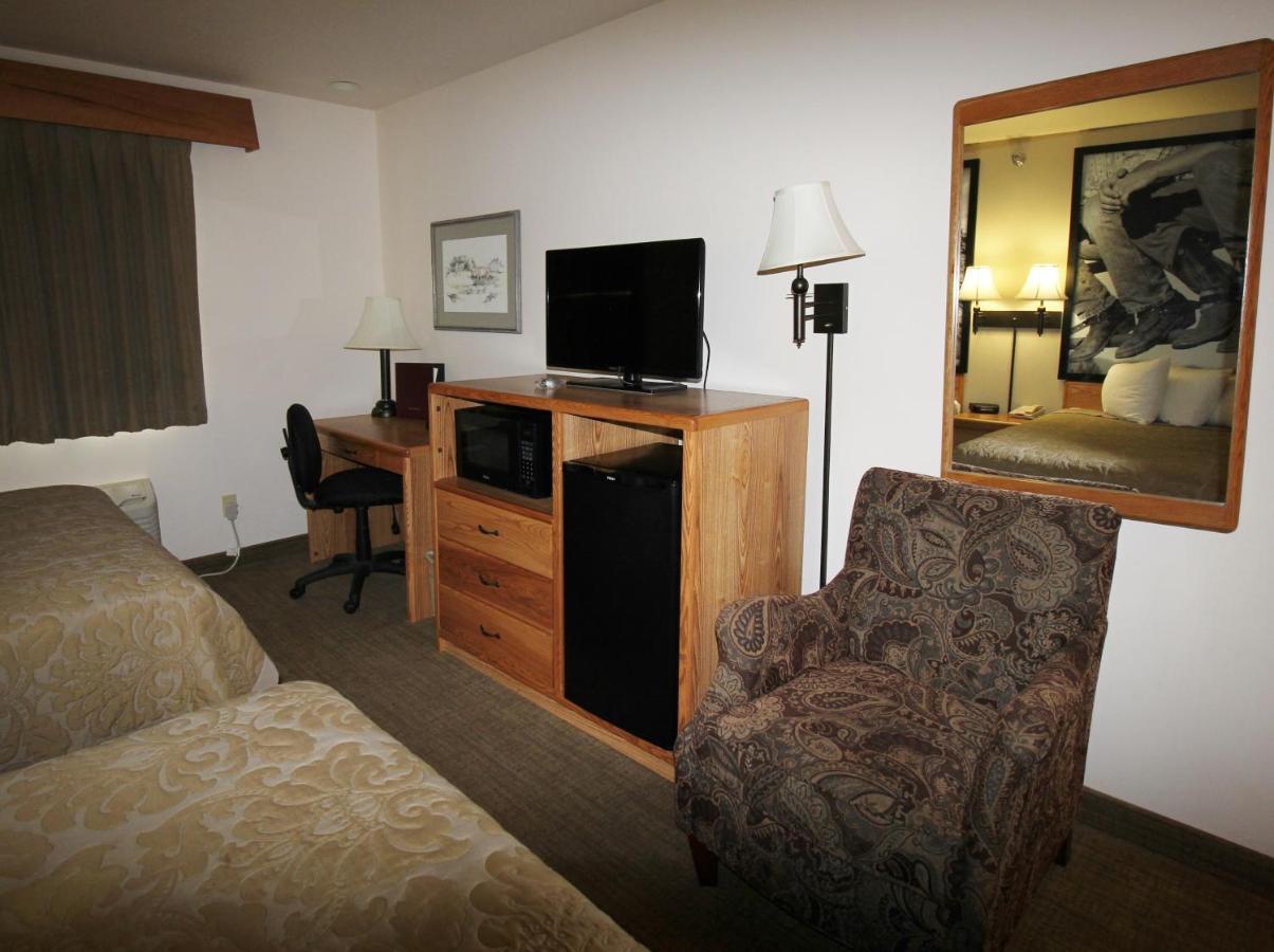 Homestead Inn And Suites Hardin Экстерьер фото