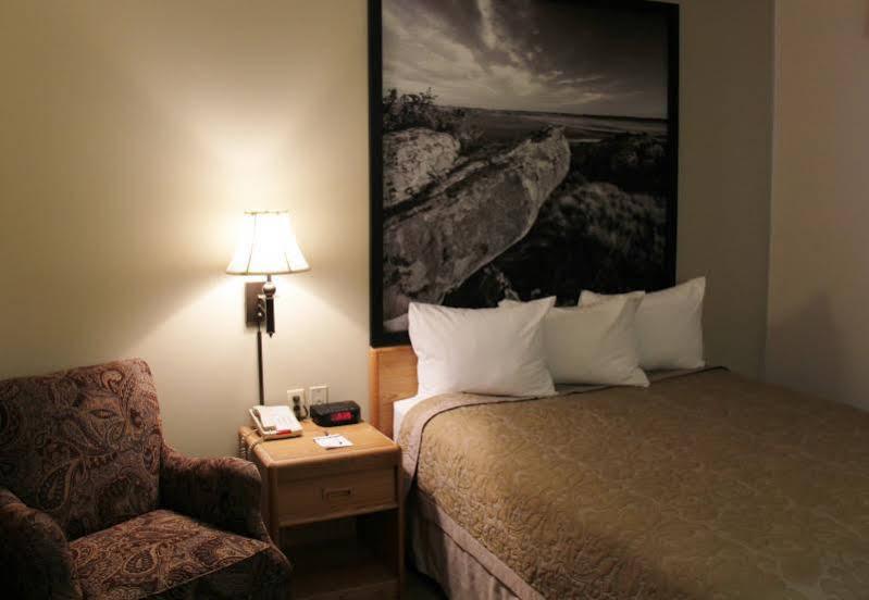 Homestead Inn And Suites Hardin Экстерьер фото